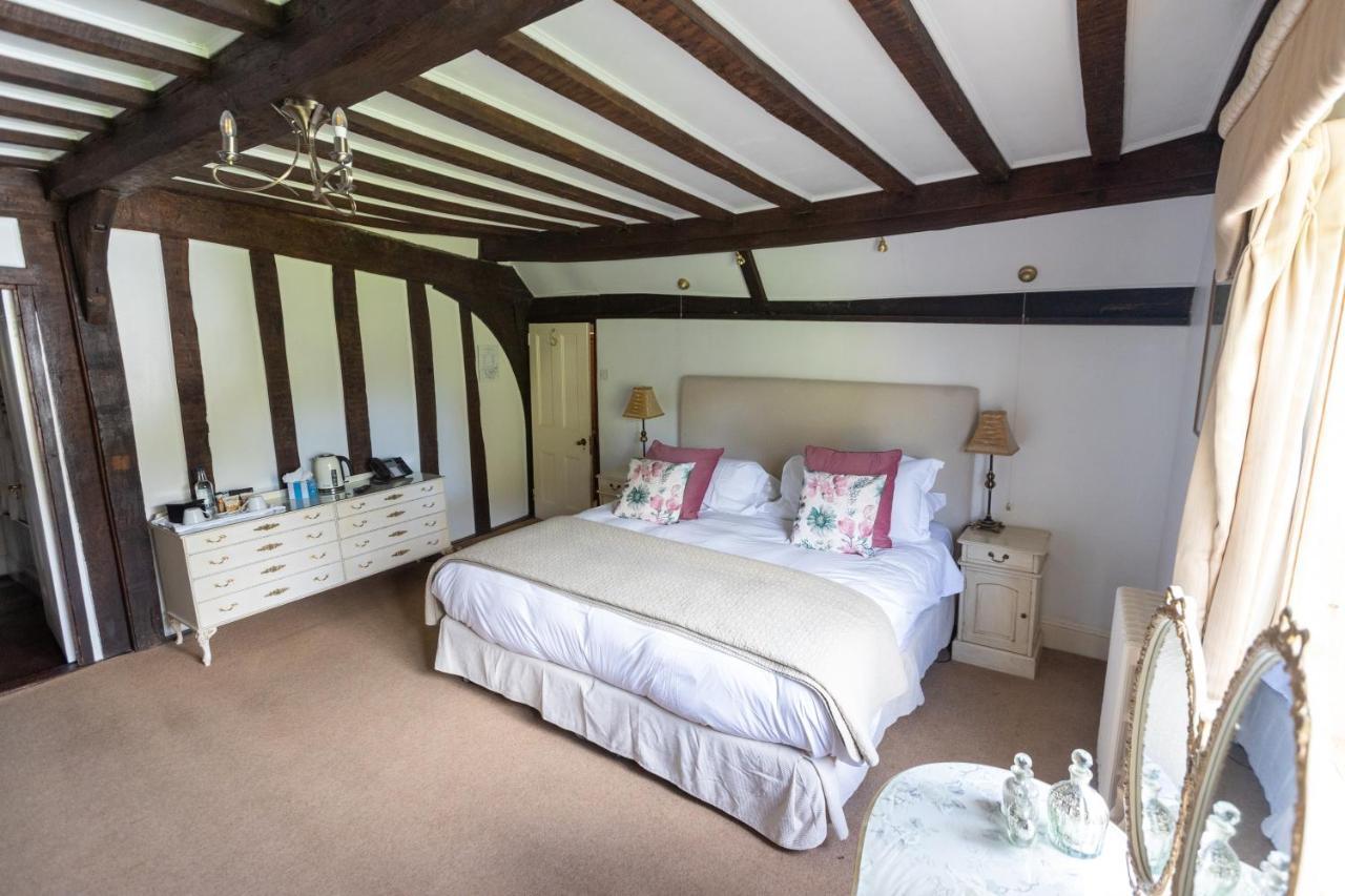 Prested Hall 3*